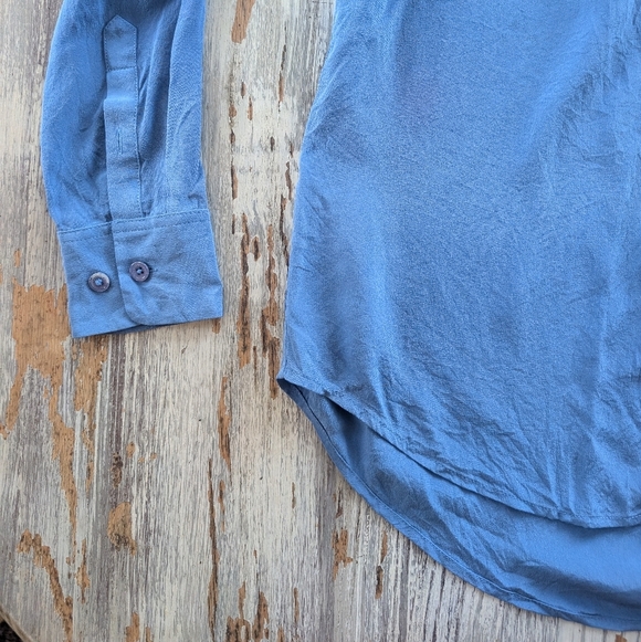 Equipment Femme 100% Silk Button Down Blouse Blue Women's XXS - Picture 3 of 7